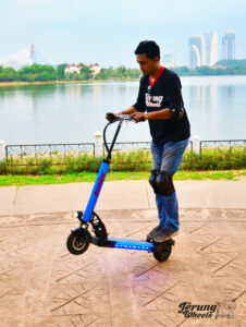 escooter-ride-02.jpg